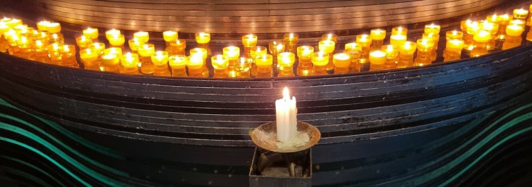 Kerzen im Dunkel